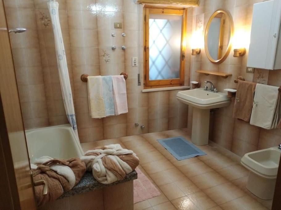 Casafigus La Terrazza Narbolia Villa Bagian luar foto